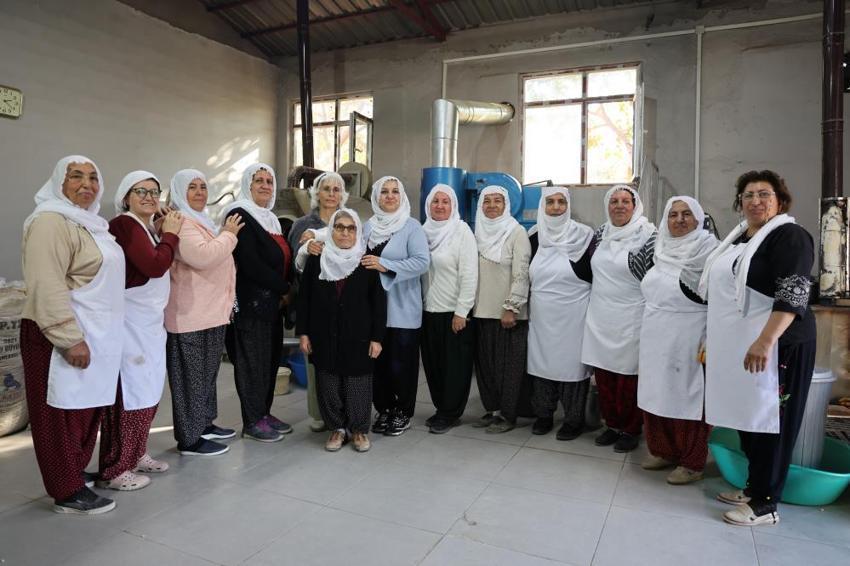 Elazığlı kadınlar kooperatif kurup üretime başladı: 'Türkiye'nin her yerine kargo gönderiyoruz'