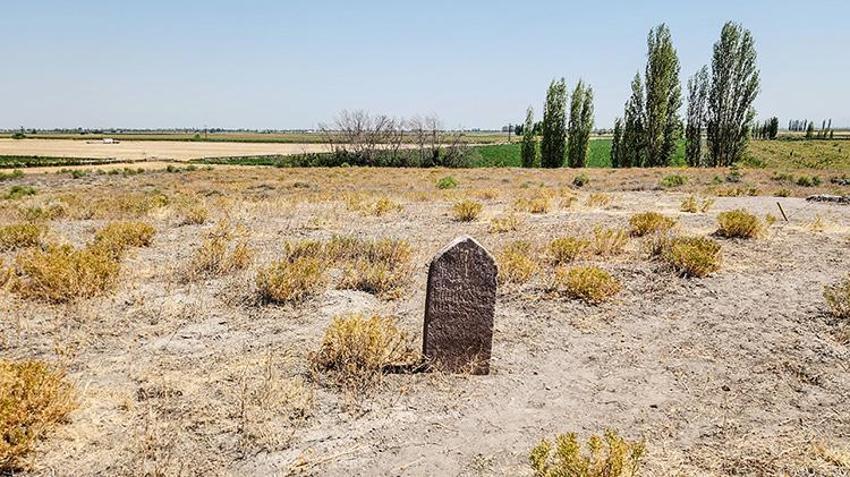 Çatalhöyük'te Güllü Ayşa'nın 'Yalnız Mezarı'nın hüzünlü hikayesi! Köy mezarlığına gömülmesine izin verilmedi, nedenini Danimarkalı arkeolog ortaya çıkardı