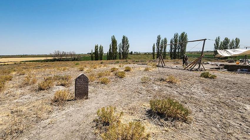 Çatalhöyük'te Güllü Ayşa'nın 'Yalnız Mezarı'nın hüzünlü hikayesi! Köy mezarlığına gömülmesine izin verilmedi, nedenini Danimarkalı arkeolog ortaya çıkardı