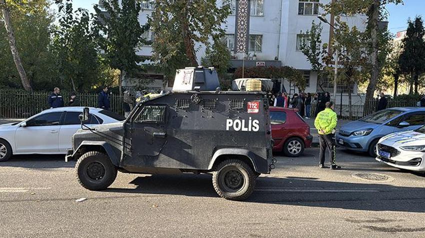 Diyarbakır'da aile katliamı! 18 yaşındaki genç annesini ve ağabeyini tüfekle vurarak öldürdü
