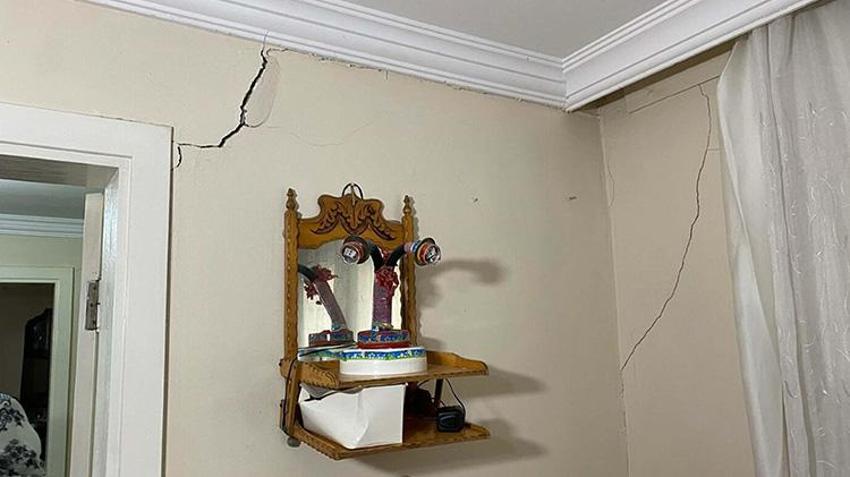 İzmir'de Onat Tüneli çalışması mahalleyi ayağa kaldırdı! Evler tek tek çatlamaya başladı