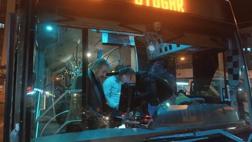 Şanlıurfa’da cadde ortasında silahlı kavga: Otobüsteki yolcular ölümden döndü, markette büyük panik yaşandı