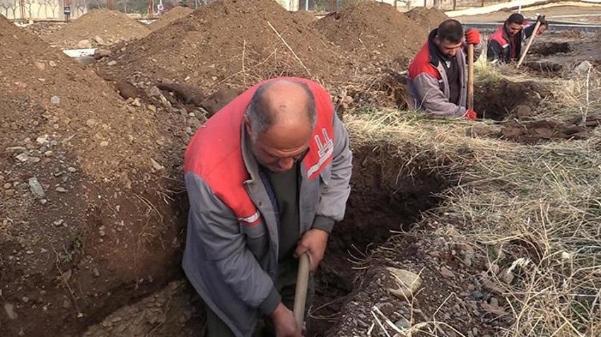 Erzurum'da 500 mezar açıldı! Toprağın bile donduğu günlere hazırlık başladı