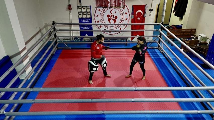 Ağrı'nın gururu tek kadın kickboksçusu: Sibel Oruç'un hikayesi ilham veriyor