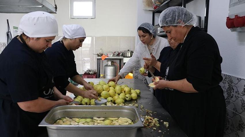 Edirneli kadın girişimci memleketinin lezzetlerini markaya dönüştürdü! 20 kadınla ürettiği 50 çeşit ürünü Türkiye'nin dört bir yanına ulaştırıyor