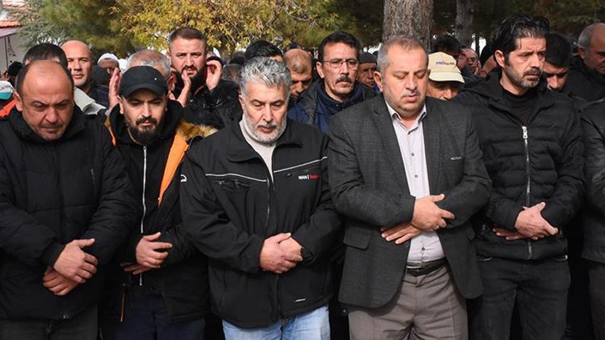 Böcek ailesi el birliği ile katledilmiş! Otel ilaçlı, kapı kilitli: 'Otelde koku olduğu için kapıyı kilitleyip yemeği bahçede yedim'