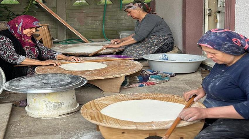 Sakarya'da Ramazan hazırlıkları erken başladı! Kadınlar bir araya gelip imece usulü hazırlıyor