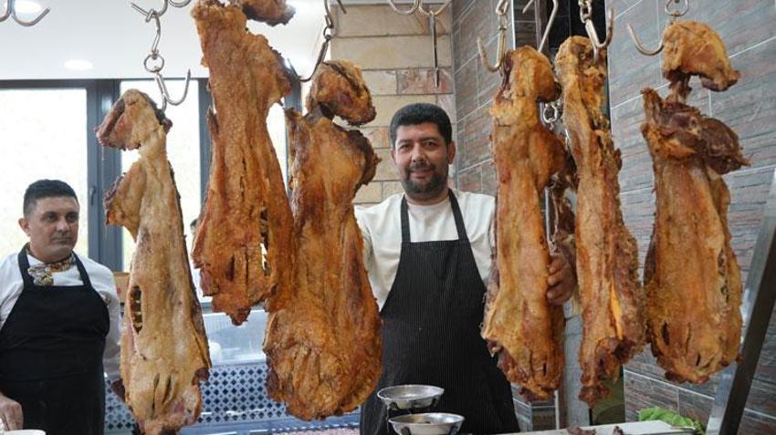 Muş’un yöresel eşsiz lezzeti marka haline geliyor! 15 yıllık ustalıkla büryan geleneği yaşatılıyor