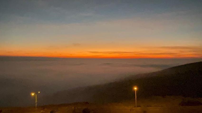 Batman'da yoğun sis ve gün batımı kartpostallık manzara oluşturdu izleyenlere unutulmaz anlar yaşattı