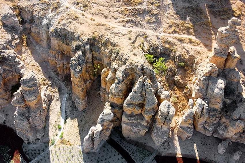 Konya’nın Kapadokyası gece-gündüz değişen manzarasıyla hayran bırakıyor!