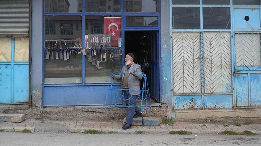 13 yaşında mesleğe başladı, 50 yıldır sürdürüyor! Muş'ta ondan başka bu işi yapan kalmadı!