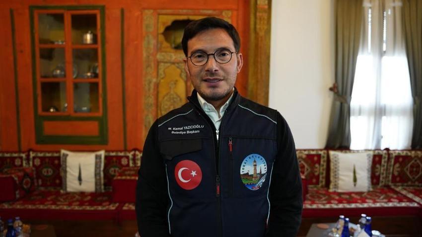 40 yıllık cip aileye geri döndü! Oğlu, 'Süper Vali' Recep Yazıcıoğlu’nun makam aracını bulup satın aldı