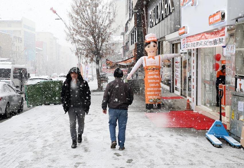Kar yağışı ve kuvvetli fırtına geliyor! Meteoroloji hava durumunu açıkladı, Prof. Dr. Orhan Şen uyardı: Sıcaklıklar birden düşecek