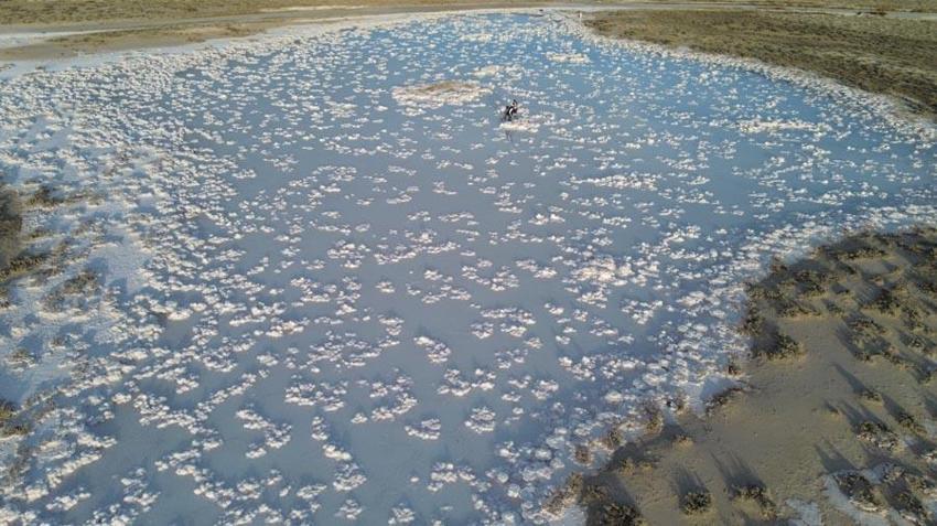 Konya'nın 'Pamukkale'si ziyaretçi akınına uğruyor! Sular çekildi eşsiz görüntüler ortaya çıktı