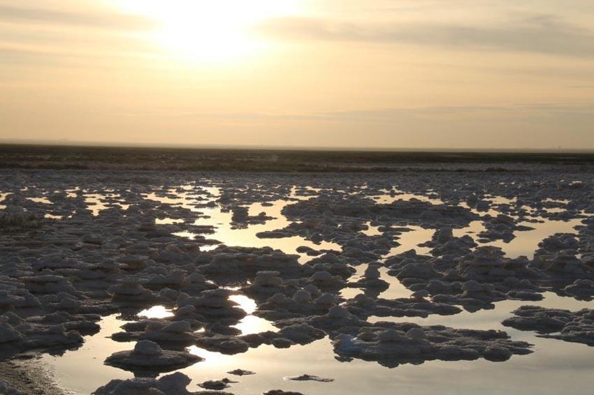 Konya'nın 'Pamukkale'si ziyaretçi akınına uğruyor! Sular çekildi eşsiz görüntüler ortaya çıktı