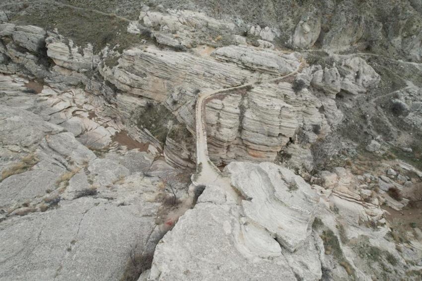 Bu köprünün mimarı şeytanla anlaştı! Türkiye'de sadece 2 tane var, birisi Konya'da! Sille'nin tehlikeli geçidi yüzyıllara meydan okuyor