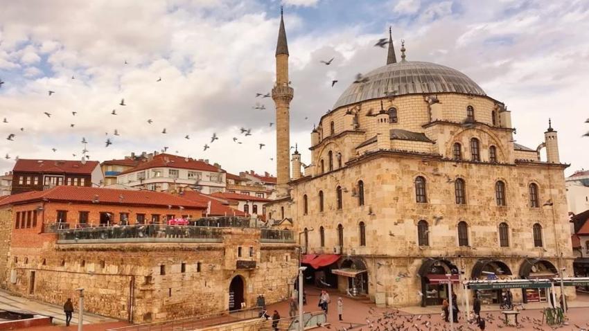 Bolu'nun şehir merkezinde yer alıyor! Turist akını var