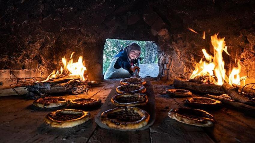 Dünya Cantık Günü! Bursa'nın ünlü lezzeti ücretsiz ikram edildi, yabancı turistler lezzetine hayran kaldı
