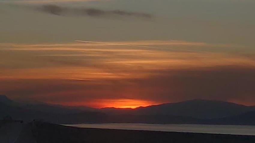 Van Gölü'nde gün batımı nefes kesen görüntüler oluşturdu