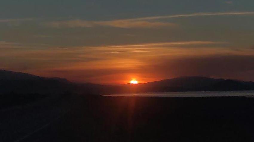 Van Gölü'nde gün batımı nefes kesen görüntüler oluşturdu