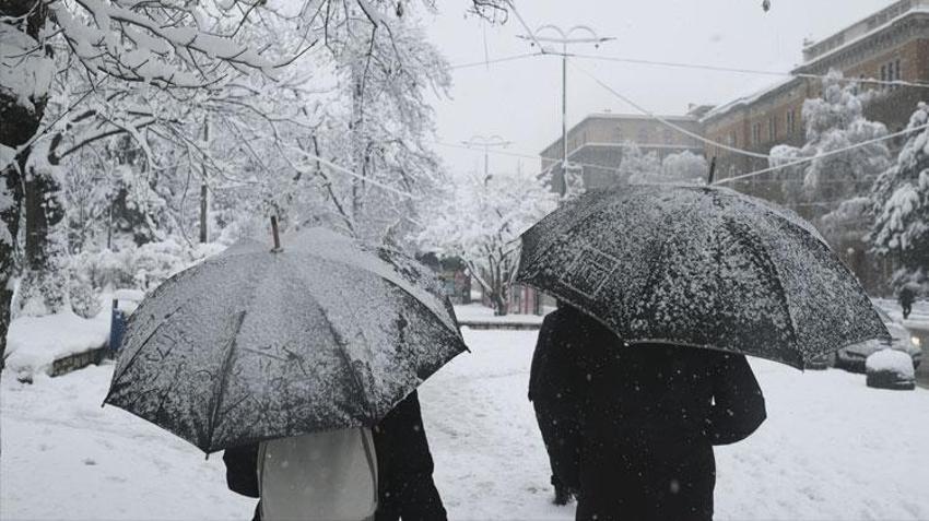 Hava sıcaklıkları düşüyor, kar ve sağanak yağışlar geliyor! Meteoroloji son hava tahmin raporuyla uyardı