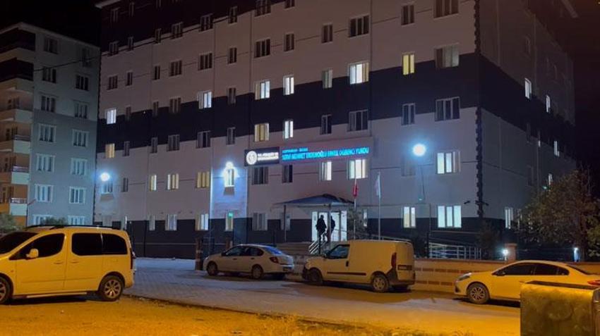 Adıyaman Besni'de 70 üniversite öğrencisi, gıda zehirlenmesi şüphesiyle hastaneye kaldırıldı