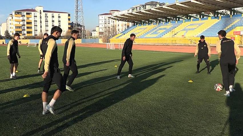 Bahis soruşturması sonrası 17 futbolcusu ceza alan Ağrı 1970 Spor'un 7 oyuncusu kaldı