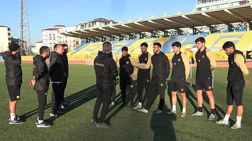 Bahis soruşturması sonrası 17 futbolcusu ceza alan Ağrı 1970 Spor'un 7 oyuncusu kaldı