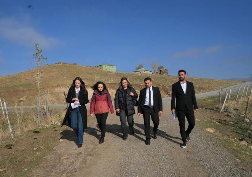 Öğretmenler yollara düştü: Zorlu coğrafyada eğitim mücadelesi