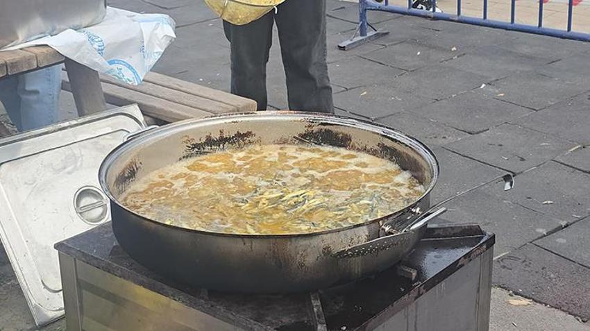 10 ton hamsi bedava dağıtıldı! Uzun kuyruklar oluştu