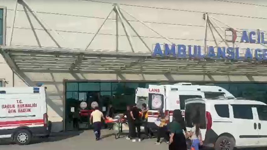 Mersin'de 11 işçi zirai ilaç zehirlenmesi şüphesiyle hastaneye kaldırıldı