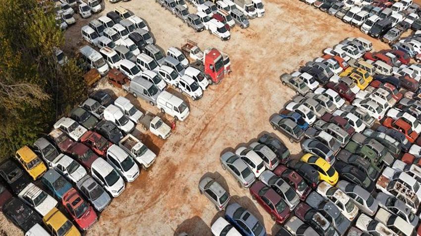 Antalya'da yediemin otoparkları doldu taştı: Binlerce araç çürümeye terk edildi