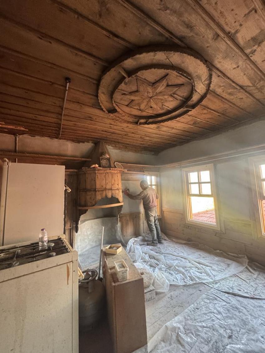 300 Yıllık miras ayağa kalkıyor! Antalya İbradı'nın Düğmeli Evleri milyonluk hibe desteğiyle turizme kazandırılıyor