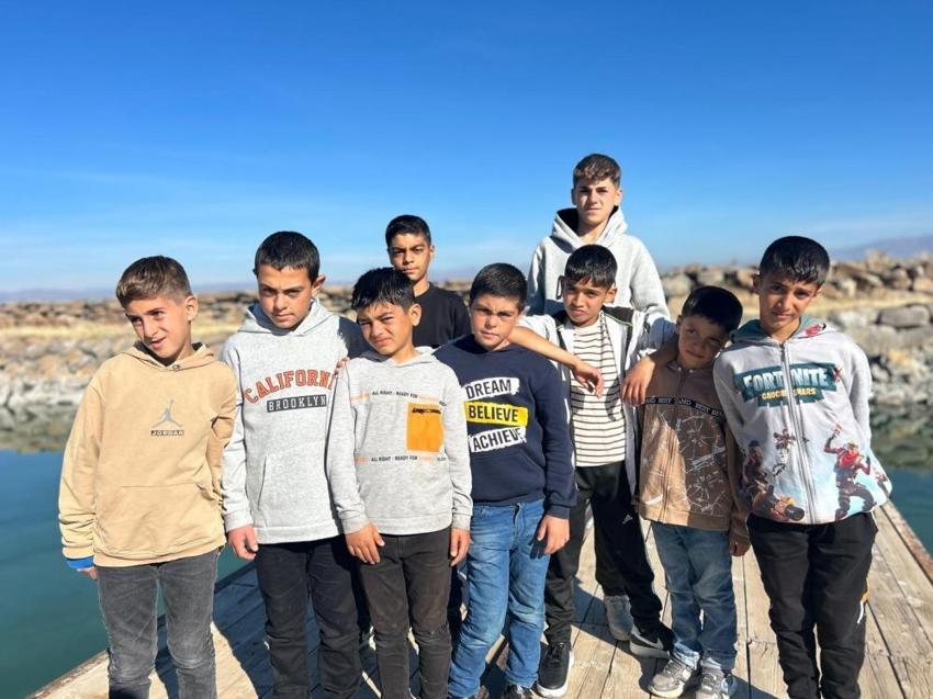 Van'da kış aylarının gelmesiyle sarı saçlı çocukların sayısı azaldı! Bu fotoğraftan eser kalmadı