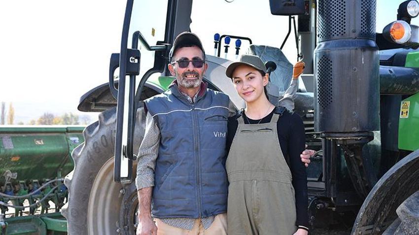 Nevşehir'de üniversite okuyor ama asıl tutkusu traktör direksiyonunda! 'Dönmek için gün sayıyorum'
