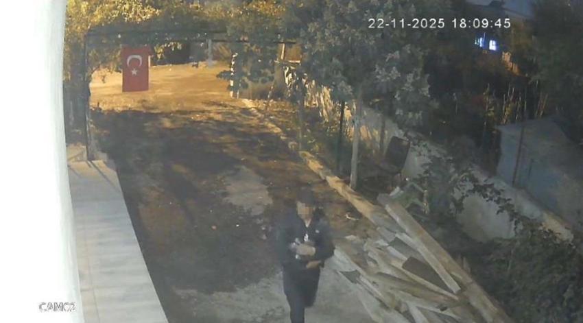 Osmaniye'de pes dedirten hırsızlık! Çamaşır ipiyle geldi, komşusunun mavi yumurtlayan tavuğunu tişörtünün içine saklayıp kaçtı