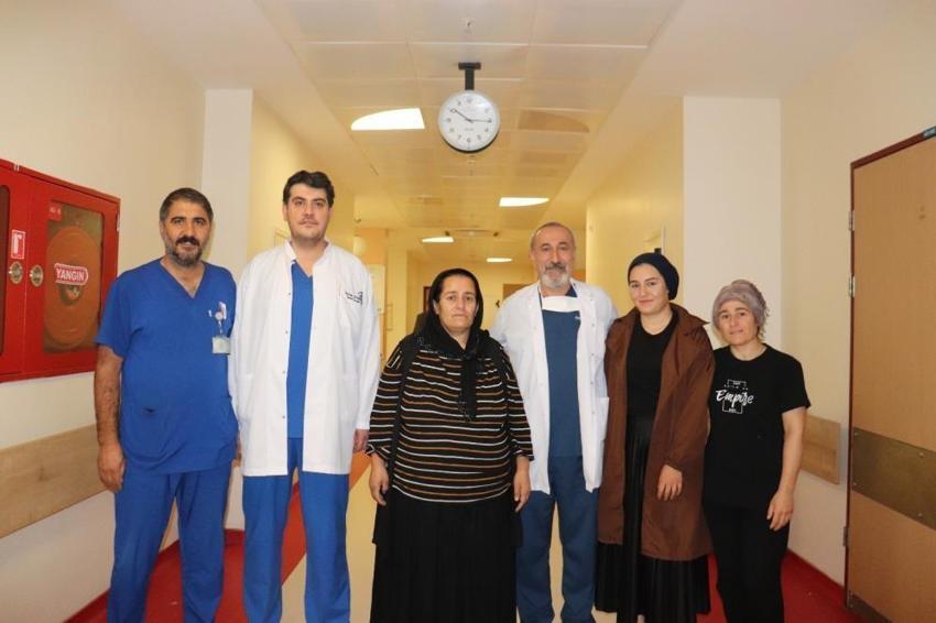 Karın ağrısı şikayetiyle hastaneye gitti, büyük şok yaşadı! Dev tümör ameliyatla çıkarıldı