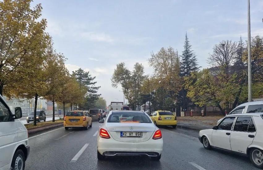 Konya'da bir noktaya alt geçit yapılıyor! 1 km kuyruk oluştu