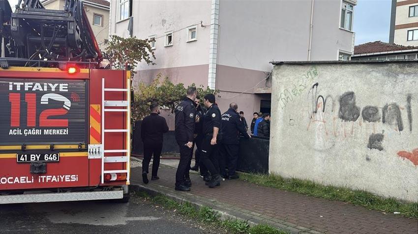 Darıca'da dehşete düşüren olay! Önce bıçak çekti, sonra binayı yaktı: İşçiler alevlerden çarşaf bağlayarak kurtuldu