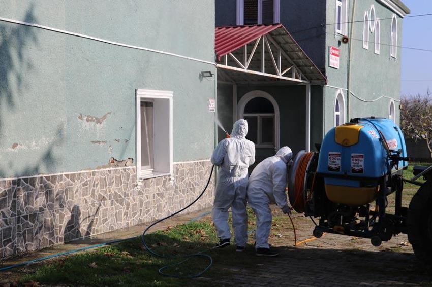 Samsun Terme'de büyük mücadele! Kahverengi kokarcaya karşı 850 hane, 23 kamu alanı ve 623 ahır ilaçlandı