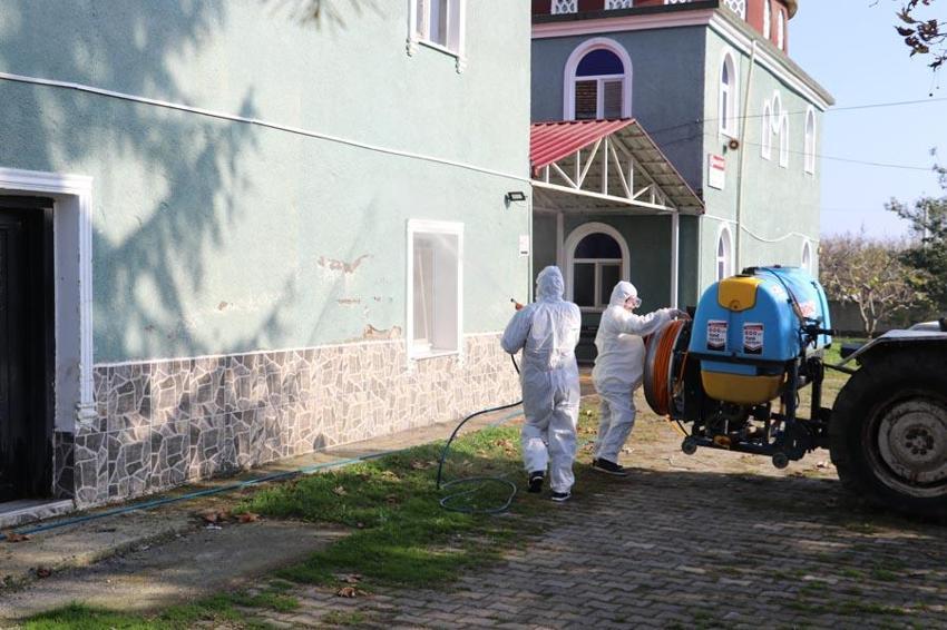 Samsun Terme'de büyük mücadele! Kahverengi kokarcaya karşı 850 hane, 23 kamu alanı ve 623 ahır ilaçlandı