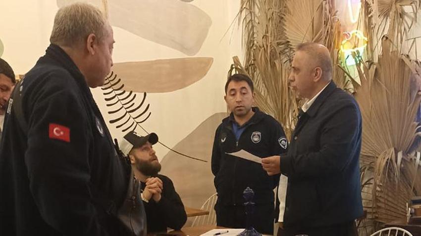 Gaziosmanpaşa'da öğretmenlerin kovulduğu kafe mühürlendi! '20 kişilik bir rezervasyon yapılıyor, 40 kişi geliyor'