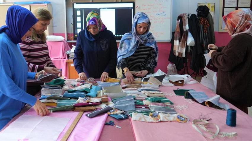 Muş’ta kadınlar üreterek hem öğreniyor hem mutlu ediyor hem de aile bütçelerine katkı sağlıyor