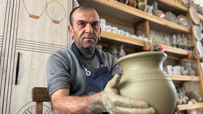 Van'da bir tek o kaldı! İşte plastik karşısında direnen mesleğin son ustası