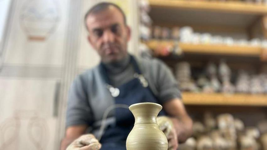Van'da bir tek o kaldı! İşte plastik karşısında direnen mesleğin son ustası