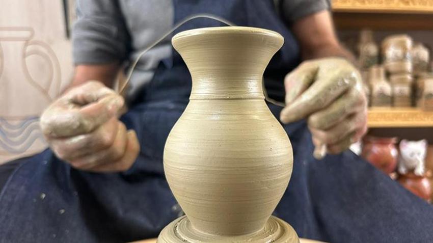 Van'da bir tek o kaldı! İşte plastik karşısında direnen mesleğin son ustası