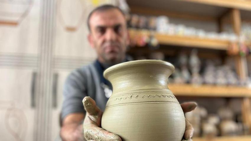 Van'da bir tek o kaldı! İşte plastik karşısında direnen mesleğin son ustası