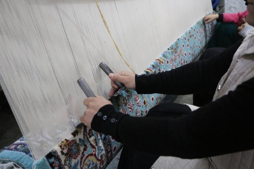 Diyarbakırlı kadınlar 15 yıldır el emeğiyle üretiyor! Yurt dışına satarak aile bütçesine katkı sağlıyorlar