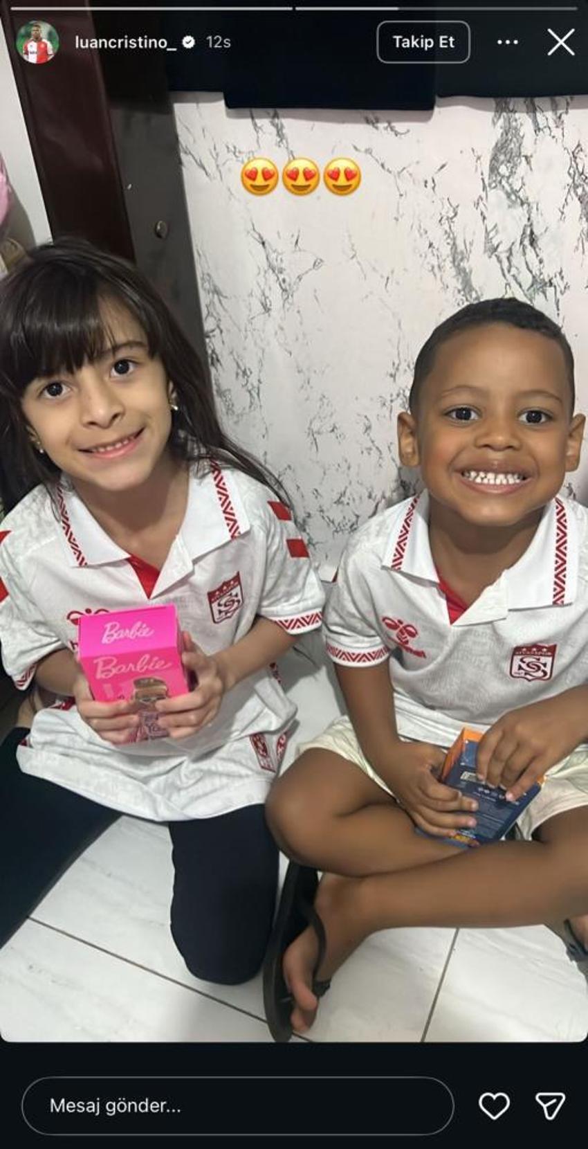 Sivasspor'un yıldızı çantasını alıp kaçınca deliye döndü: Uçak geçerken mızrak atıyor