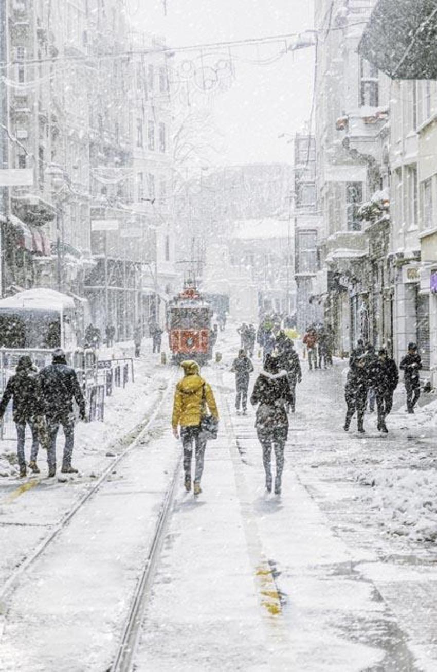 Meteoroloji 15 ili uyardı: Yağmur ve gök gürültülü sağanak yağışlar kuvvetli geliyor! Prof. Dr. Orhan Şen kar yağışı için tarih verdi
